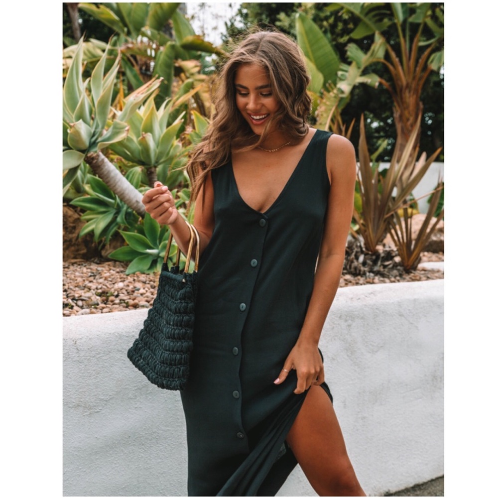 ✨🆕✨VICI oakley pocketed button down dress